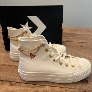 🆕 Converse Chuck Taylors CTAS Hi Lift Women's Platform HiTop Sneaker